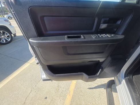 Used 2015 RAM 1500 Express RWD image 7