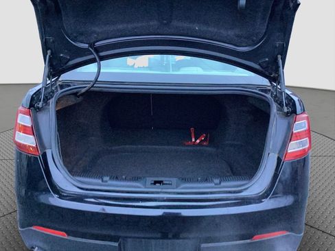 Used 2016 Ford Taurus SE image 18