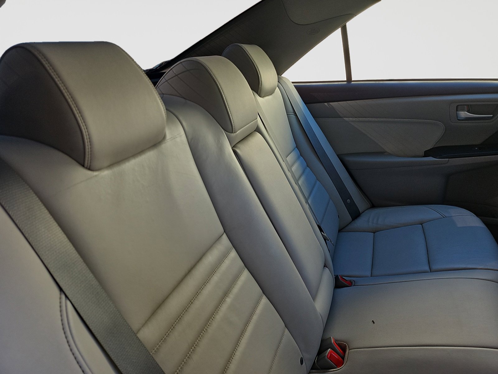 Used 2015 Toyota Camry XLE FWD image 43