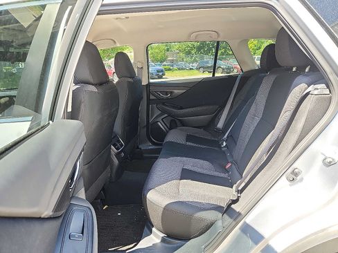 Used 2025 Subaru Outback Premium AWD/4WD image 11