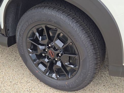 New 2025 Nissan Armada PRO-4X image 17