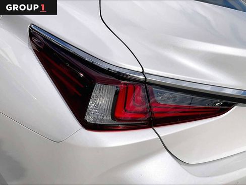 Used 2025 Lexus ES 350 w/ Premium Package image 25