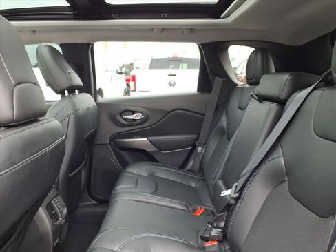 Used 2021 Jeep Cherokee Latitude Plus w/ Sun & Sound Group image 9