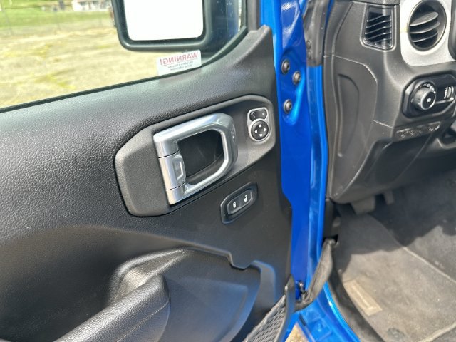 Used 2025 Jeep Wrangler Sport AWD/4WD image 18