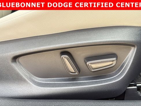 Used 2025 Toyota Camry XLE w/ Premium Plus Package image 33