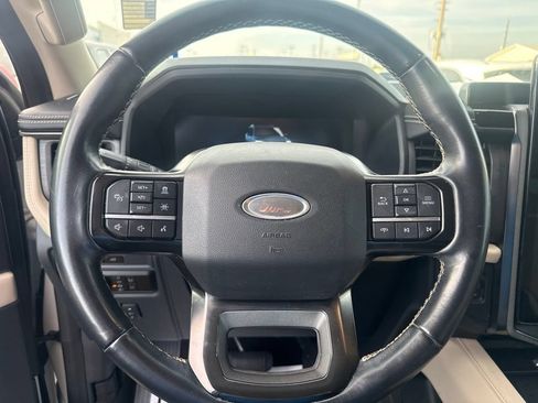 Used 2023 Ford Expedition Platinum RWD image 9