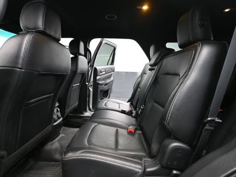 Used 2017 Ford Explorer Limited AWD/4WD image 38