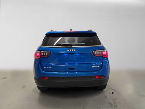 Used 2024 Jeep Compass Latitude AWD/4WD image 4