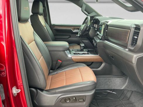 Used 2023 Chevrolet Silverado 1500 High Country w/ High Country Premium Package AWD/4WD image 15