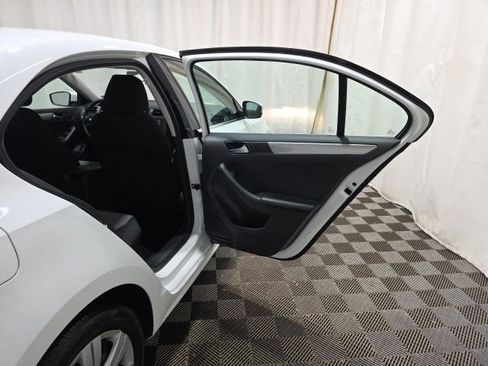 Used 2017 Volkswagen Jetta S image 29
