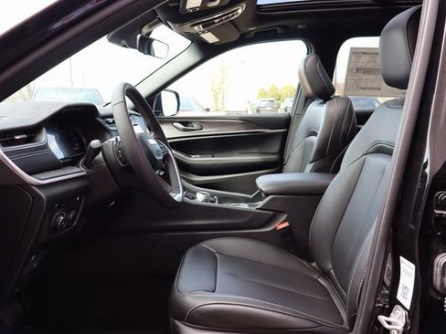 New 2025 Jeep Grand Cherokee Limited 4xe image 8