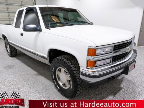 Used 1997 Chevrolet Silverado 1500 4x4 Extended Cab w/ Preferred Equipment Group 2 image 6