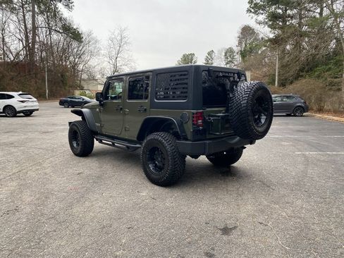 Used 2015 Jeep Wrangler Unlimited Rubicon w/ Connectivity Group AWD/4WD image 7