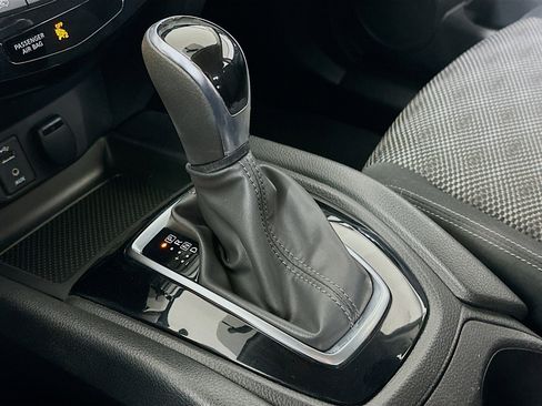 Used 2017 Nissan Rogue Sport SV image 23