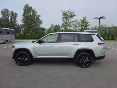 Used 2023 Jeep Grand Cherokee L Limited w/ Luxury Tech Group II AWD/4WD image 6