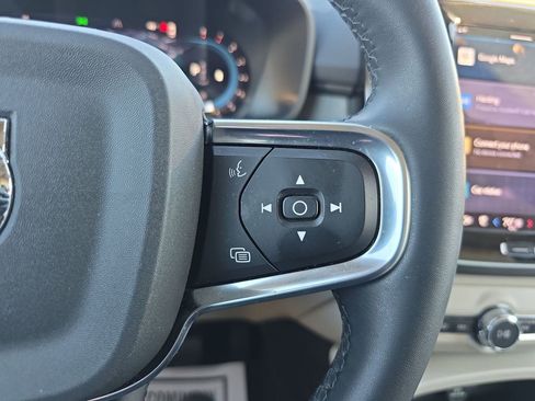 Certified 2023 Volvo XC40 B5 Plus w/ Driver Assist Package image 29