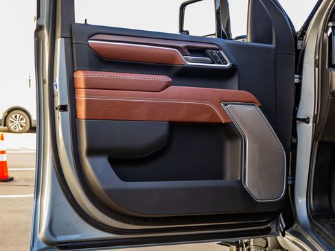 Used 2026 GMC Sierra 3500 Denali Ultimate image 36