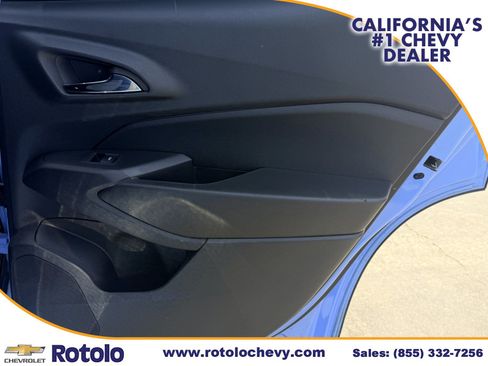 Used 2024 Chevrolet Trax RS w/ Sunroof Package FWD image 11