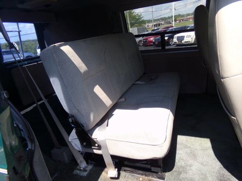 Used 1998 Chevrolet Astro w/ Convenience Group image 21