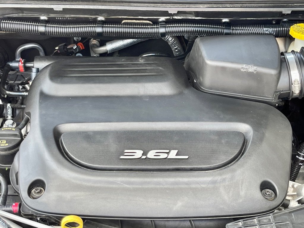 Used 2018 Chrysler Pacifica Touring-L FWD image 24