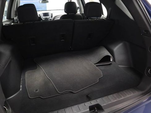 Used 2022 Chevrolet Equinox LS image 16