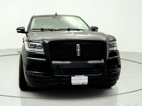 Used 2023 Lincoln Navigator Reserve AWD/4WD image 2