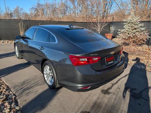 Used 2016 Chevrolet Malibu LT w/ Leather Package image 3
