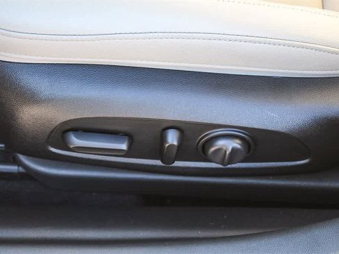 Used 2019 Buick Regal Essence image 25