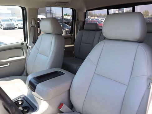 Used 2014 GMC Sierra 2500 SLT w/ SLT Convenience Package AWD/4WD image 16