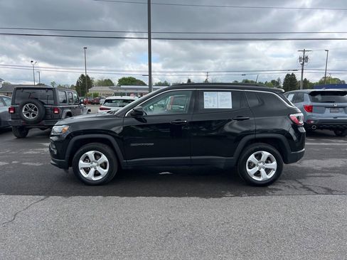 Used 2022 Jeep Compass Latitude AWD/4WD image 2