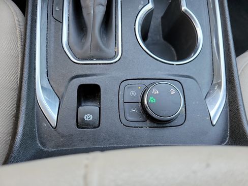 Used 2023 Chevrolet Traverse LS AWD/4WD image 19