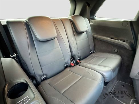 Used 2024 Mercedes-Benz GLS 450 4MATIC image 33