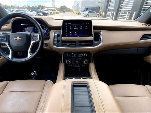 Used 2024 Chevrolet Suburban Premier image 14