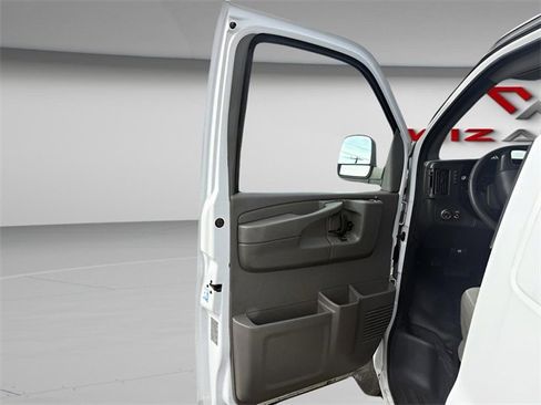 Used 2014 Chevrolet Express 1500 image 12