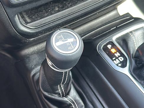 Used 2019 Jeep Wrangler Unlimited Sahara w/ Uconnect 4C Nav & Sound Group image 35