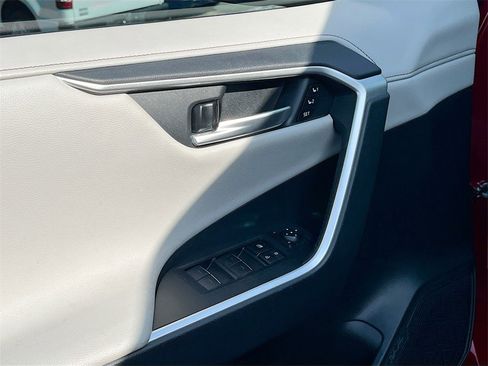 Used 2023 Toyota RAV4 Limited image 17