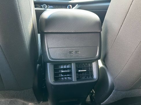 Used 2025 Chevrolet Equinox LT FWD image 22