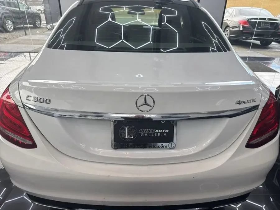 Used 2015 Mercedes-Benz C 300 4MATIC Sedan image 4