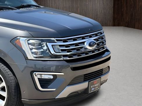 Used 2018 Ford Expedition Limited w/ Equipment Group 302A RWD image 9
