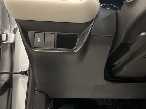 Used 2026 Honda HR-V EX-L image 12