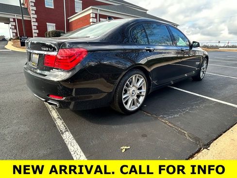 Used 2011 BMW 750Li w/ Luxury Rear Seating Pkg image 4