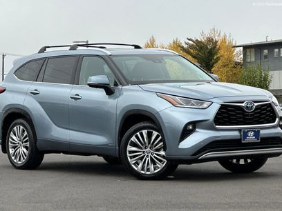 Used 2023 Toyota Highlander Platinum
