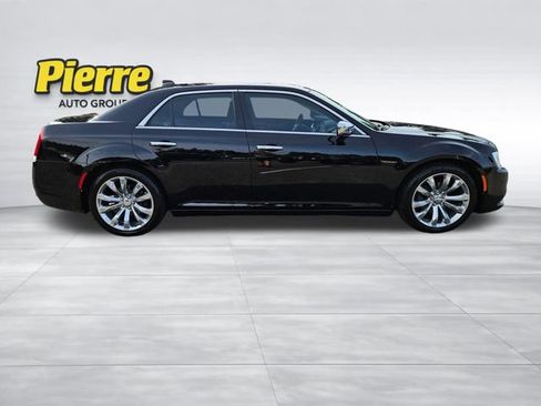 Used 2016 Chrysler 300 C RWD image 6