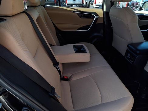 Certified 2022 Toyota RAV4 LE image 22