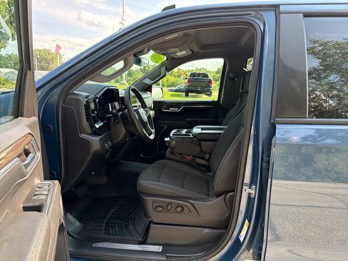 Used 2024 Chevrolet Silverado 1500 LT AWD/4WD image 10