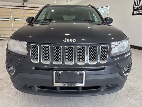 Used 2014 Jeep Compass Latitude FWD image 2