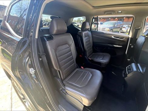 Used 2025 Volkswagen Atlas SEL image 35