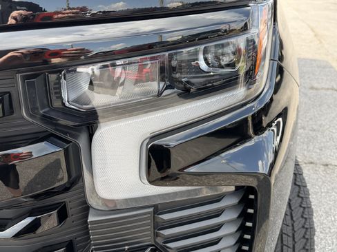 Used 2026 Chevrolet Silverado 1500 LT Trail Boss w/ Convenience Package II AWD/4WD image 6