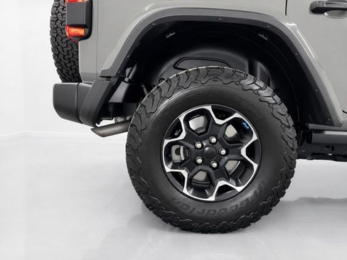 Used 2023 Jeep Wrangler Unlimited Rubicon 4xe w/ Cold Weather Group AWD/4WD image 16