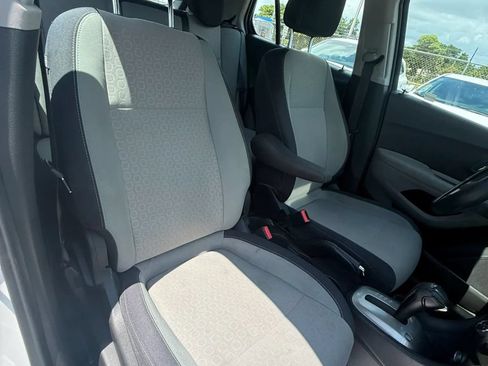 Used 2016 Chevrolet Trax LS FWD image 12